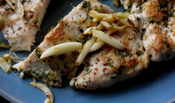 Easiest Chicken Recipe Ever :: YummyMummyClub.ca